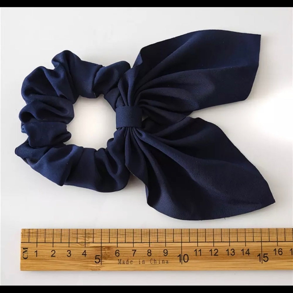 🆕 scrunchie🎀 - Picture 3 of 4